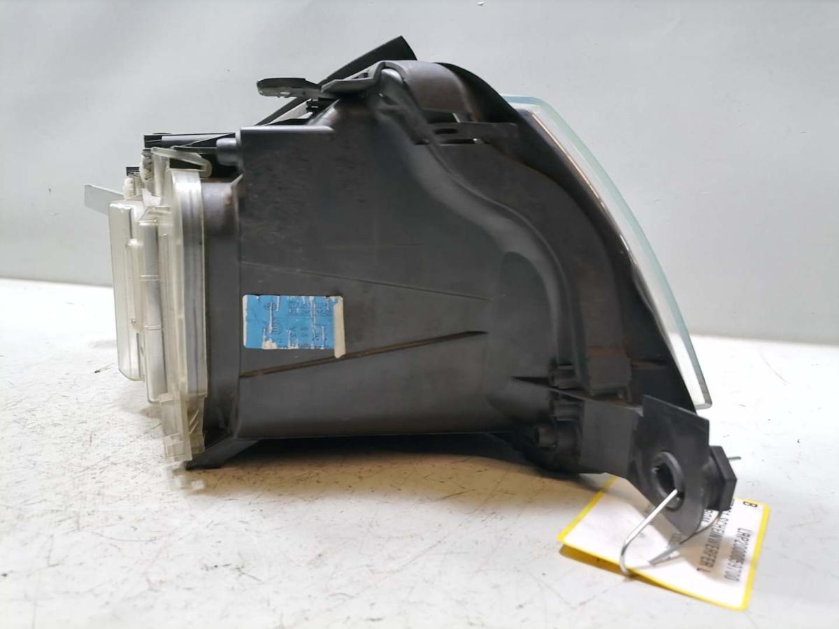 Skoda Fabia 1 original Scheinwerfer vorn links Halogen mit Chrom Hintergrund Bj.2001